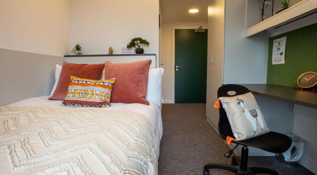 Ensuite Rooms for STUDENTS Only, NORWICH - SK room 1